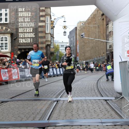 05.10.2025 - 20. swb-Marathon Bremen Yannick Fuchs http://msf.ph/oto/9256436 05.10.2025 10:46:49 Ziel 9366, 9961, 10268, 10411, 11268, 11327 meine-sportfotos.de