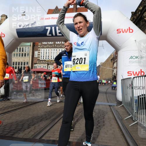 05.10.2025 - 20. swb-Marathon Bremen Yannick Fuchs http://msf.ph/oto/9256455 05.10.2025 10:55:29 Ziel 9201, 9350, 9514, 9654, 9881, 9933, 10116, 10256, 10260, 10970, 11042, 11115, 11380, 11431, 11702 meine-sportfotos.de