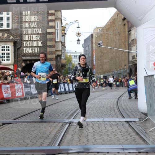 05.10.2025 - 20. swb-Marathon Bremen Yannick Fuchs http://msf.ph/oto/9256456 05.10.2025 10:46:49 Ziel 9366, 9961, 10268, 10411, 11268, 11327 meine-sportfotos.de