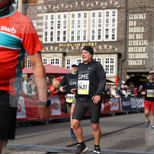 05.10.2025 - 20. swb-Marathon Bremen Yannick Fuchs http://msf.ph/oto/9256532 05.10.2025 10:55:31 Ziel 9201, 9350, 9514, 9654, 9722, 9881, 9902, 9933, 10116, 10256, 10260, 10970, 11042, 11115, 11380, 11431, 11702 meine-sportfotos.de