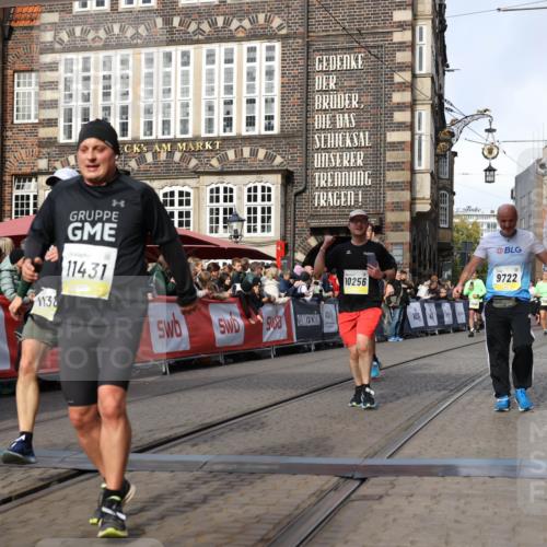05.10.2025 - 20. swb-Marathon Bremen Yannick Fuchs http://msf.ph/oto/9256562 05.10.2025 10:55:31 Ziel 9201, 9350, 9514, 9654, 9722, 9881, 9902, 9933, 10116, 10256, 10260, 10970, 11042, 11115, 11380, 11431, 11702 meine-sportfotos.de