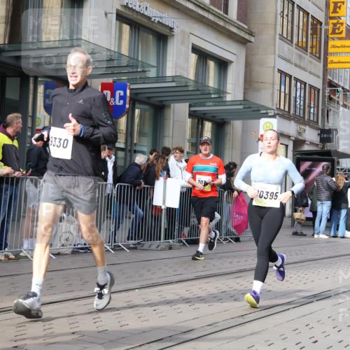 05.10.2025 - 20. swb-Marathon Bremen Strokosch-Dieckow http://msf.ph/oto/9256623 05.10.2025 10:57:53 Ziel 7077, 9174, 9330, 9462, 9576, 9582, 9608, 9634, 9872, 9952, 10084, 10127, 10368, 10377, 10395, 10398, 10459, 10586, 10620, 10786, 10793, 11049, 11058, 11181, 11184, 11495, 11562, 11601, 11608, 11724, 7077, 9174, 9330, 9462, 9576, 9582, 9608, 9634, 9872, 9952, 10084, 10127, 10368, 10377, 10395, 10398, 10459, 10586, 10620, 10786, 10793, 11058, 11562, 11601, 11608 meine-sportfotos.de