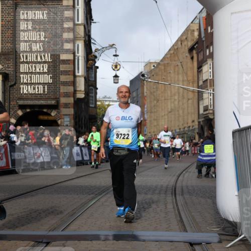 05.10.2025 - 20. swb-Marathon Bremen Yannick Fuchs http://msf.ph/oto/9256632 05.10.2025 10:55:32 Ziel 9201, 9350, 9514, 9654, 9722, 9902, 9933, 10116, 10256, 10260, 10970, 11115, 11380, 11431, 11702 meine-sportfotos.de