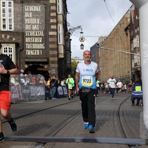 05.10.2025 - 20. swb-Marathon Bremen Yannick Fuchs http://msf.ph/oto/9256640 05.10.2025 10:55:32 Ziel 9201, 9350, 9514, 9654, 9722, 9902, 9933, 10116, 10256, 10260, 10970, 11115, 11380, 11431, 11702 meine-sportfotos.de