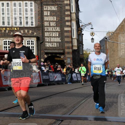 05.10.2025 - 20. swb-Marathon Bremen Yannick Fuchs http://msf.ph/oto/9256656 05.10.2025 10:55:32 Ziel 9201, 9350, 9514, 9654, 9722, 9902, 9933, 10116, 10256, 10260, 10970, 11115, 11380, 11431, 11702 meine-sportfotos.de
