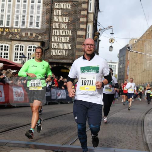 05.10.2025 - 20. swb-Marathon Bremen Yannick Fuchs http://msf.ph/oto/9256813 05.10.2025 10:55:38 Ziel 9722, 9856, 9902, 10111, 10256, 10262, 10745, 11025, 11197, 11380 meine-sportfotos.de