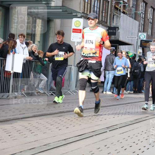 05.10.2025 - 20. swb-Marathon Bremen Strokosch-Dieckow http://msf.ph/oto/9256821 05.10.2025 10:58:01 Ziel 7077, 9174, 9330, 9433, 9462, 9608, 9634, 9820, 9952, 10055, 10084, 10261, 10285, 10368, 10377, 10398, 10408, 10586, 10620, 10786, 10988, 11049, 11181, 11184, 11291, 11495, 11562, 11591, 11608, 11700, 11724, 7077, 9174, 9330, 9433, 9462, 9608, 9634, 9820, 9952, 10055, 10084, 10261, 10285, 10368, 10377, 10398, 10408, 10586, 10620, 10786, 11562, 11608 meine-sportfotos.de