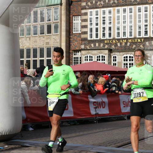 05.10.2025 - 20. swb-Marathon Bremen Yannick Fuchs http://msf.ph/oto/9256830 05.10.2025 10:55:38 Ziel 9722, 9856, 9902, 10111, 10256, 10262, 10745, 11025, 11197, 11380 meine-sportfotos.de