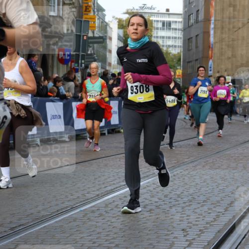 05.10.2025 - 20. swb-Marathon Bremen Strokosch-Dieckow http://msf.ph/oto/9256872 05.10.2025 11:03:28 Ziel 7199, 7776, 9224, 9308, 9486, 9498, 9850, 10446, 10995, 11150, 11236, 11522 meine-sportfotos.de