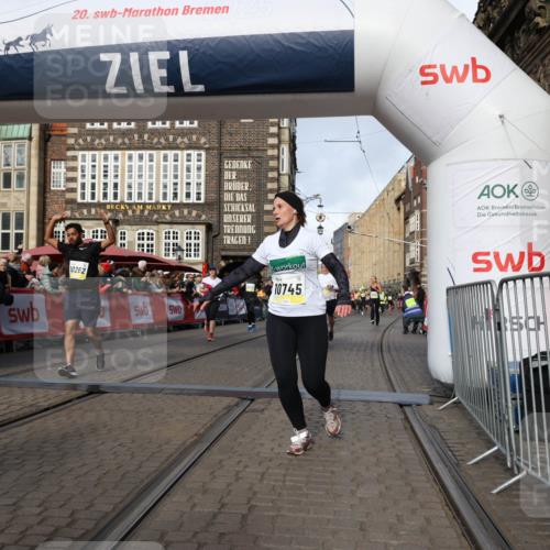 05.10.2025 - 20. swb-Marathon Bremen Yannick Fuchs http://msf.ph/oto/9256934 05.10.2025 10:55:40 Ziel 9492, 9720, 9722, 9856, 9902, 10107, 10111, 10195, 10262, 10745, 10757, 11025, 11197 meine-sportfotos.de