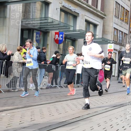 05.10.2025 - 20. swb-Marathon Bremen Strokosch-Dieckow http://msf.ph/oto/9256938 05.10.2025 10:58:04 Ziel 7077, 9174, 9330, 9430, 9433, 9462, 9472, 9608, 9766, 9820, 9913, 9952, 10049, 10055, 10084, 10261, 10285, 10368, 10408, 10513, 10586, 10786, 10936, 10988, 11049, 11181, 11184, 11291, 11495, 11562, 11591, 11700, 11724, 7077, 9174, 9330, 9430, 9433, 9462, 9472, 9608, 9766, 9820, 9913, 9952, 10049, 10055, 10084, 10261, 10285, 10368, 10408, 10513, 10586, 10786, 11562 meine-sportfotos.de