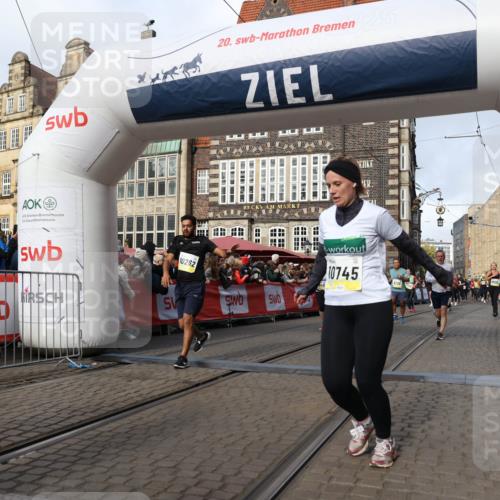 05.10.2025 - 20. swb-Marathon Bremen Yannick Fuchs http://msf.ph/oto/9256952 05.10.2025 10:55:40 Ziel 9492, 9720, 9722, 9856, 9902, 10107, 10111, 10195, 10262, 10745, 10757, 11025, 11197 meine-sportfotos.de