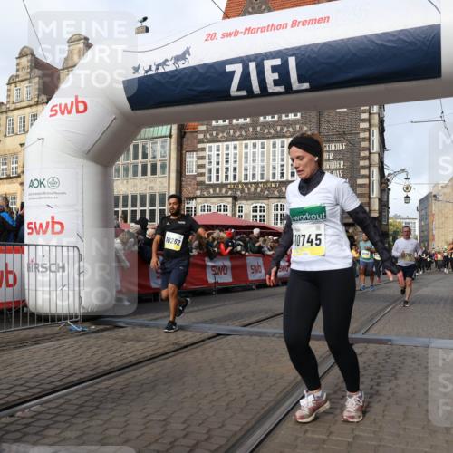 05.10.2025 - 20. swb-Marathon Bremen Yannick Fuchs http://msf.ph/oto/9256967 05.10.2025 10:55:40 Ziel 9492, 9720, 9722, 9856, 9902, 10107, 10111, 10195, 10262, 10745, 10757, 11025, 11197 meine-sportfotos.de