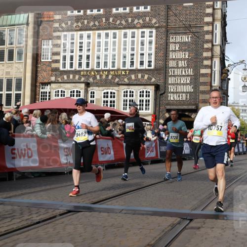 05.10.2025 - 20. swb-Marathon Bremen Yannick Fuchs http://msf.ph/oto/9256989 05.10.2025 10:55:42 Ziel 7165, 9492, 9720, 9856, 10107, 10111, 10195, 10262, 10745, 10755, 10757, 11025, 11197, 11588 meine-sportfotos.de