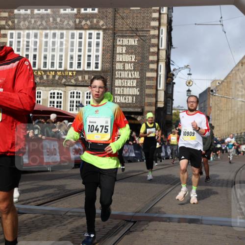 05.10.2025 - 20. swb-Marathon Bremen Yannick Fuchs http://msf.ph/oto/9257221 05.10.2025 10:55:47 Ziel 7165, 9195, 9197, 9492, 9720, 10088, 10107, 10195, 10262, 10475, 10755, 10757, 10909, 11081, 11586, 11588 meine-sportfotos.de