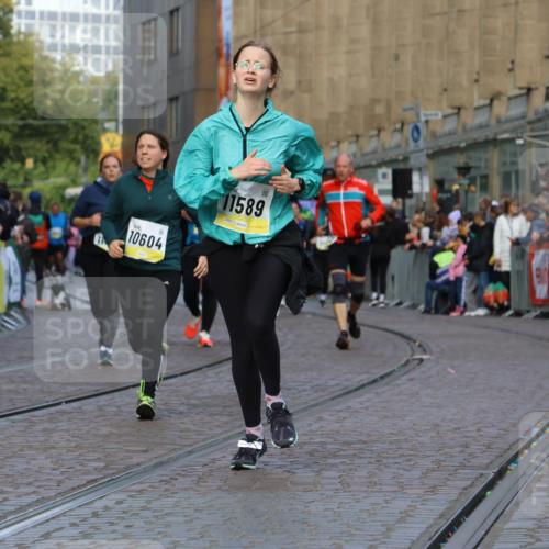 05.10.2025 - 20. swb-Marathon Bremen Strokosch-Dieckow http://msf.ph/oto/9257234 05.10.2025 11:03:42 Ziel 9315, 10238, 10297, 10478, 10603, 10604, 10711, 10713, 11306, 11589 meine-sportfotos.de