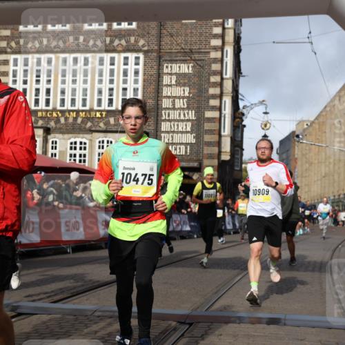 05.10.2025 - 20. swb-Marathon Bremen Yannick Fuchs http://msf.ph/oto/9257242 05.10.2025 10:55:47 Ziel 7165, 9195, 9197, 9492, 9720, 10088, 10107, 10195, 10262, 10475, 10755, 10757, 10909, 11081, 11586, 11588 meine-sportfotos.de