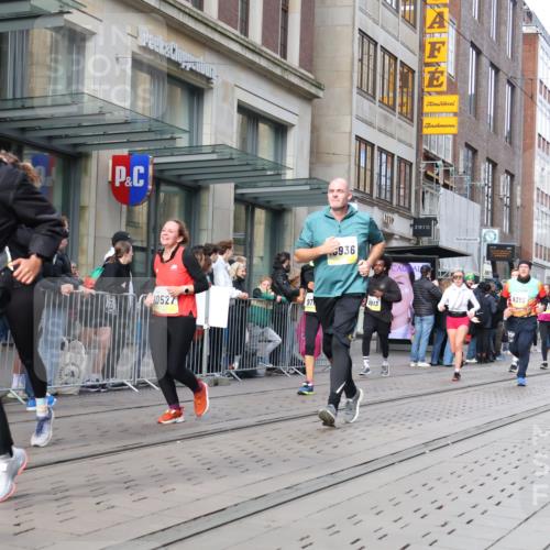 05.10.2025 - 20. swb-Marathon Bremen Strokosch-Dieckow http://msf.ph/oto/9257253 05.10.2025 10:58:17 Ziel 7163, 8585, 9346, 9359, 9370, 9430, 9433, 9472, 9529, 9540, 9622, 9714, 9766, 9820, 9913, 10049, 10055, 10261, 10263, 10285, 10408, 10513, 10527, 10561, 10591, 10679, 10871, 10936, 10988, 11078, 11181, 11290, 11291, 11591, 11651, 11700, 7163, 8585, 9346, 9359, 9370, 9430, 9433, 9472, 9529, 9540, 9622, 9714, 9766, 9820, 9913, 10049, 10055, 10261, 10263, 10285, 10408, 10513, 10527, 10561, 10591, 10679, 11290, 11651 meine-sportfotos.de