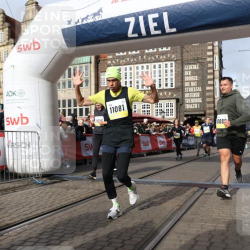 05.10.2025 - 20. swb-Marathon Bremen Yannick Fuchs http://msf.ph/oto/9257354 05.10.2025 10:55:50 Ziel 7165, 9195, 9197, 9621, 9720, 9882, 10088, 10107, 10195, 10287, 10323, 10475, 10755, 10800, 10909, 11081, 11586, 11588, 11624 meine-sportfotos.de