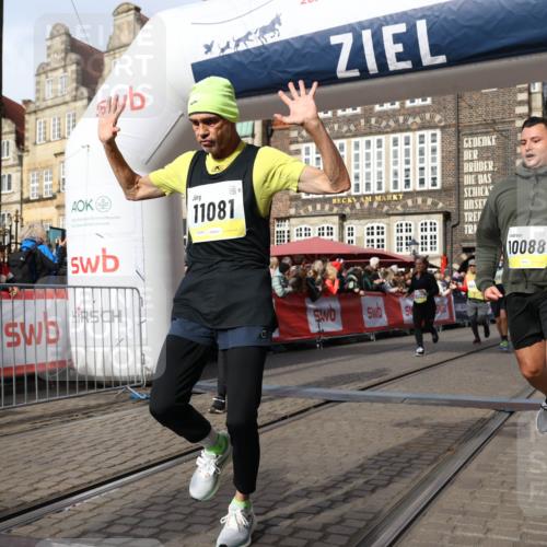 05.10.2025 - 20. swb-Marathon Bremen Yannick Fuchs http://msf.ph/oto/9257384 05.10.2025 10:55:50 Ziel 7165, 9195, 9197, 9621, 9720, 9882, 10088, 10107, 10195, 10287, 10323, 10475, 10755, 10800, 10909, 11081, 11586, 11588, 11624 meine-sportfotos.de