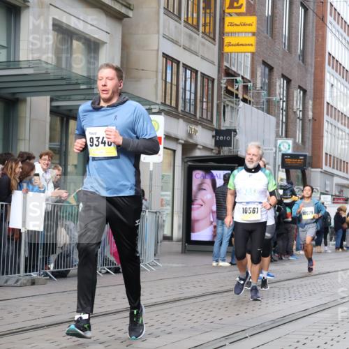 05.10.2025 - 20. swb-Marathon Bremen Strokosch-Dieckow http://msf.ph/oto/9257506 05.10.2025 10:58:25 Ziel 7163, 8585, 9346, 9349, 9359, 9370, 9430, 9472, 9518, 9529, 9540, 9542, 9601, 9622, 9714, 9766, 9913, 10049, 10080, 10261, 10263, 10285, 10513, 10527, 10560, 10561, 10591, 10679, 10871, 10936, 10988, 11078, 11290, 11483, 11612, 11651, 7163, 8585, 9346, 9349, 9359, 9370, 9430, 9472, 9518, 9529, 9540, 9542, 9601, 9622, 9714, 9766, 9913, 10049, 10080, 10261, 10263, 10285, 10513, 10527, 10560, 10561, 10591, 10679, 11290, 11483, 11612, 11651 meine-sportfotos.de