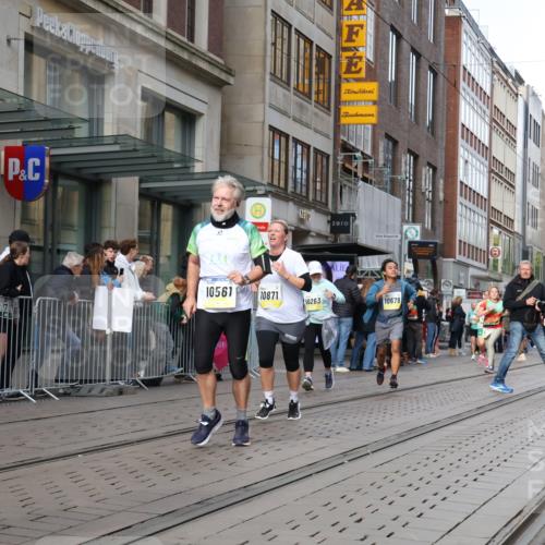 05.10.2025 - 20. swb-Marathon Bremen Strokosch-Dieckow http://msf.ph/oto/9257544 05.10.2025 10:58:26 Ziel 7163, 8585, 9346, 9349, 9359, 9370, 9430, 9472, 9518, 9529, 9540, 9542, 9601, 9622, 9714, 9766, 9913, 10049, 10080, 10263, 10285, 10513, 10527, 10560, 10561, 10591, 10679, 10871, 10936, 11078, 11290, 11483, 11612, 11651, 7163, 8585, 9346, 9349, 9359, 9370, 9430, 9472, 9518, 9529, 9540, 9542, 9601, 9622, 9714, 9766, 9913, 10049, 10080, 10263, 10285, 10513, 10527, 10560, 10561, 10591, 10679, 11290, 11483, 11612, 11651 meine-sportfotos.de