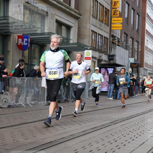 05.10.2025 - 20. swb-Marathon Bremen Strokosch-Dieckow http://msf.ph/oto/9257558 05.10.2025 10:58:27 Ziel 7163, 8585, 9346, 9349, 9359, 9370, 9430, 9472, 9518, 9529, 9540, 9542, 9601, 9622, 9714, 9766, 9847, 9913, 9977, 10049, 10080, 10263, 10513, 10527, 10560, 10561, 10588, 10591, 10679, 10871, 10936, 11078, 11290, 11483, 11612, 11651, 7163, 8585, 9346, 9349, 9359, 9370, 9430, 9472, 9518, 9529, 9540, 9542, 9601, 9622, 9714, 9766, 9847, 9913, 9977, 10049, 10080, 10263, 10513, 10527, 10560, 10561, 10588, 10591, 10679, 11290, 11483, 11612, 11651 meine-sportfotos.de