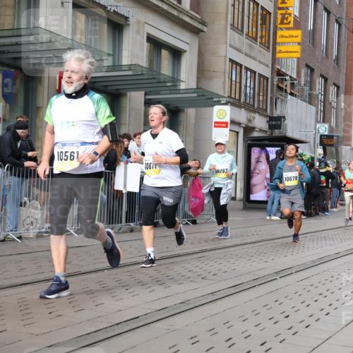 05.10.2025 - 20. swb-Marathon Bremen Strokosch-Dieckow http://msf.ph/oto/9257570 05.10.2025 10:58:27 Ziel 7163, 8585, 9346, 9349, 9359, 9370, 9430, 9472, 9518, 9529, 9540, 9542, 9601, 9622, 9714, 9766, 9847, 9913, 9977, 10049, 10080, 10263, 10513, 10527, 10560, 10561, 10588, 10591, 10679, 10871, 10936, 11078, 11290, 11483, 11612, 11651, 7163, 8585, 9346, 9349, 9359, 9370, 9430, 9472, 9518, 9529, 9540, 9542, 9601, 9622, 9714, 9766, 9847, 9913, 9977, 10049, 10080, 10263, 10513, 10527, 10560, 10561, 10588, 10591, 10679, 11290, 11483, 11612, 11651 meine-sportfotos.de