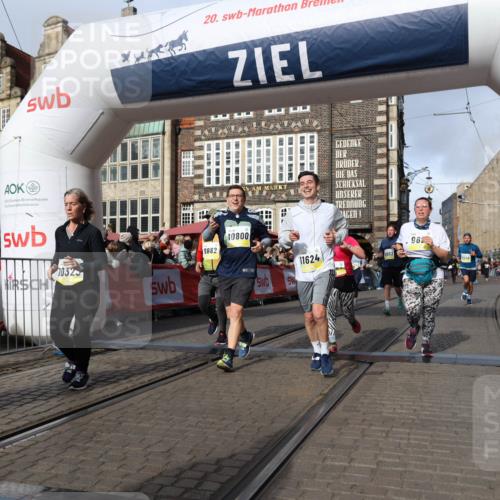 05.10.2025 - 20. swb-Marathon Bremen Yannick Fuchs http://msf.ph/oto/9257576 05.10.2025 10:55:53 Ziel 9195, 9197, 9521, 9621, 9882, 10088, 10253, 10287, 10323, 10385, 10475, 10653, 10800, 10909, 11081, 11249, 11586, 11624 meine-sportfotos.de