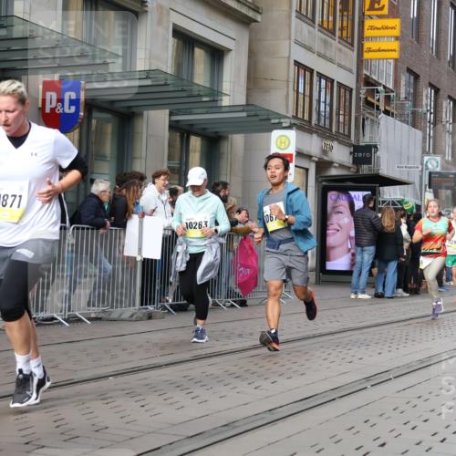 05.10.2025 - 20. swb-Marathon Bremen Strokosch-Dieckow http://msf.ph/oto/9257588 05.10.2025 10:58:28 Ziel 7163, 8585, 9346, 9349, 9359, 9370, 9430, 9472, 9518, 9529, 9540, 9542, 9601, 9622, 9714, 9766, 9847, 9977, 10049, 10080, 10263, 10527, 10560, 10561, 10588, 10591, 10679, 10871, 10936, 11078, 11290, 11483, 11612, 11651, 7163, 8585, 9346, 9349, 9359, 9370, 9430, 9472, 9518, 9529, 9540, 9542, 9601, 9622, 9714, 9766, 9847, 9977, 10049, 10080, 10263, 10527, 10560, 10561, 10588, 10591, 10679, 11290, 11483, 11612, 11651 meine-sportfotos.de