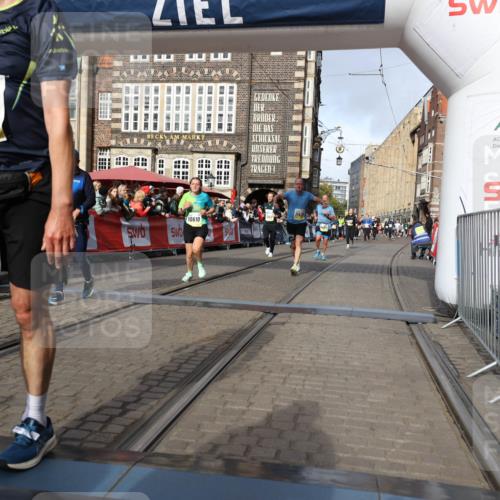 05.10.2025 - 20. swb-Marathon Bremen Yannick Fuchs http://msf.ph/oto/9257639 05.10.2025 10:55:59 Ziel 7147, 9521, 9621, 9882, 10253, 10287, 10385, 10610, 10653, 10654, 10800, 11052, 11249, 11439, 11624 meine-sportfotos.de