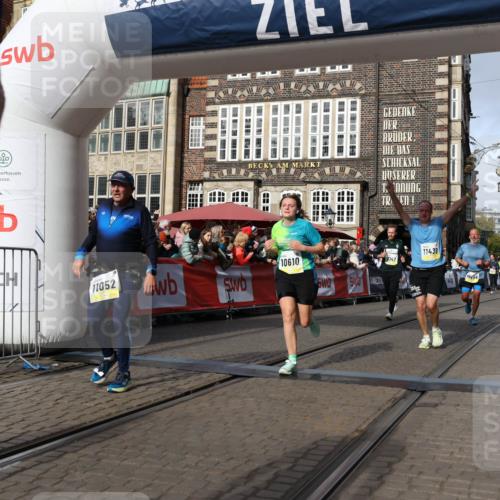05.10.2025 - 20. swb-Marathon Bremen Yannick Fuchs http://msf.ph/oto/9257647 05.10.2025 10:55:59 Ziel 7147, 9521, 9621, 9882, 10253, 10287, 10385, 10610, 10653, 10654, 10800, 11052, 11249, 11439, 11624 meine-sportfotos.de