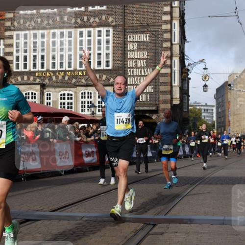 05.10.2025 - 20. swb-Marathon Bremen Yannick Fuchs http://msf.ph/oto/9257744 05.10.2025 10:56:00 Ziel 7147, 9521, 9871, 10253, 10385, 10610, 10653, 10654, 11052, 11249, 11439 meine-sportfotos.de