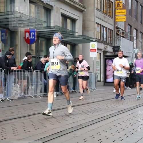 05.10.2025 - 20. swb-Marathon Bremen Strokosch-Dieckow http://msf.ph/oto/9257747 05.10.2025 10:58:34 Ziel 8585, 9346, 9349, 9370, 9518, 9540, 9542, 9601, 9622, 9847, 9977, 10080, 10263, 10357, 10560, 10561, 10588, 10591, 10594, 10607, 10679, 10871, 11290, 11483, 11612, 11651, 8585, 9346, 9349, 9370, 9518, 9540, 9542, 9601, 9622, 9847, 9977, 10080, 10263, 10357, 10560, 10561, 10588, 10591, 10594, 10607, 10679, 11290, 11483, 11612, 11651 meine-sportfotos.de
