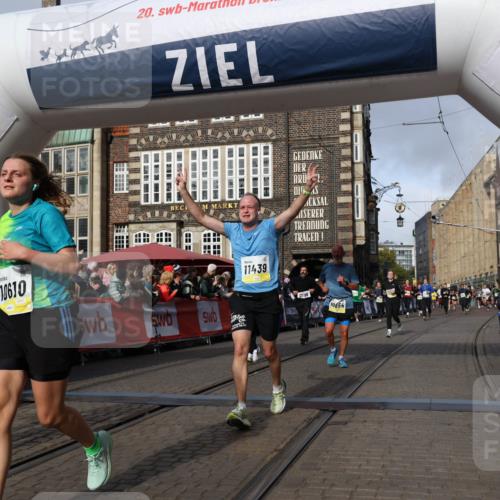 05.10.2025 - 20. swb-Marathon Bremen Yannick Fuchs http://msf.ph/oto/9257782 05.10.2025 10:56:01 Ziel 7147, 9521, 9871, 10253, 10385, 10610, 10653, 10654, 10921, 11052, 11249, 11439 meine-sportfotos.de