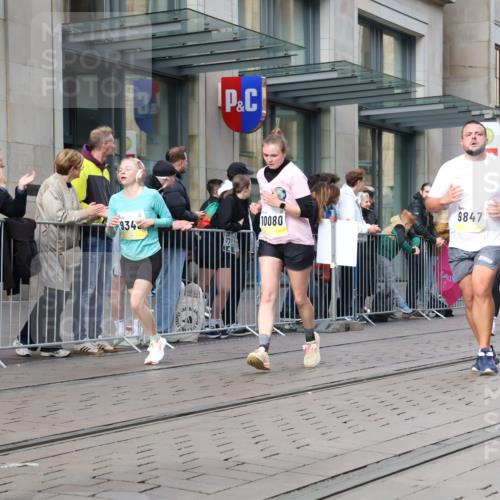05.10.2025 - 20. swb-Marathon Bremen Strokosch-Dieckow http://msf.ph/oto/9257784 05.10.2025 10:58:36 Ziel 9346, 9349, 9518, 9540, 9542, 9601, 9692, 9847, 9977, 10080, 10263, 10357, 10560, 10561, 10588, 10594, 10607, 11290, 11483, 11612, 11651, 9346, 9349, 9518, 9540, 9542, 9601, 9692, 9847, 9977, 10080, 10263, 10357, 10560, 10561, 10588, 10594, 10607, 11290, 11483, 11612, 11651 meine-sportfotos.de