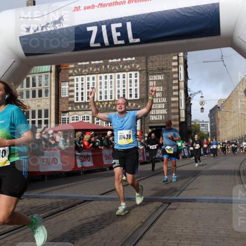 05.10.2025 - 20. swb-Marathon Bremen Yannick Fuchs http://msf.ph/oto/9257801 05.10.2025 10:56:01 Ziel 7147, 9521, 9871, 10253, 10385, 10610, 10653, 10654, 10921, 11052, 11249, 11439 meine-sportfotos.de