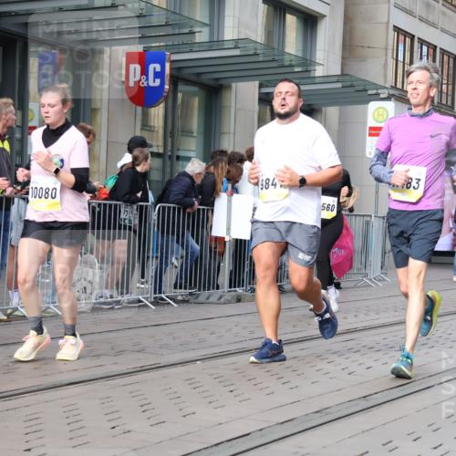 05.10.2025 - 20. swb-Marathon Bremen Strokosch-Dieckow http://msf.ph/oto/9257807 05.10.2025 10:58:36 Ziel 9346, 9349, 9518, 9540, 9542, 9601, 9692, 9847, 9977, 10080, 10263, 10357, 10560, 10561, 10588, 10594, 10607, 11290, 11483, 11612, 11651, 9346, 9349, 9518, 9540, 9542, 9601, 9692, 9847, 9977, 10080, 10263, 10357, 10560, 10561, 10588, 10594, 10607, 11290, 11483, 11612, 11651 meine-sportfotos.de