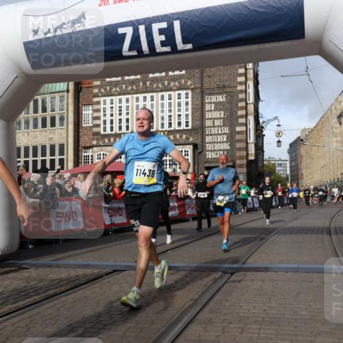 05.10.2025 - 20. swb-Marathon Bremen Yannick Fuchs http://msf.ph/oto/9257811 05.10.2025 10:56:01 Ziel 7147, 9521, 9871, 10253, 10385, 10610, 10653, 10654, 10921, 11052, 11249, 11439 meine-sportfotos.de