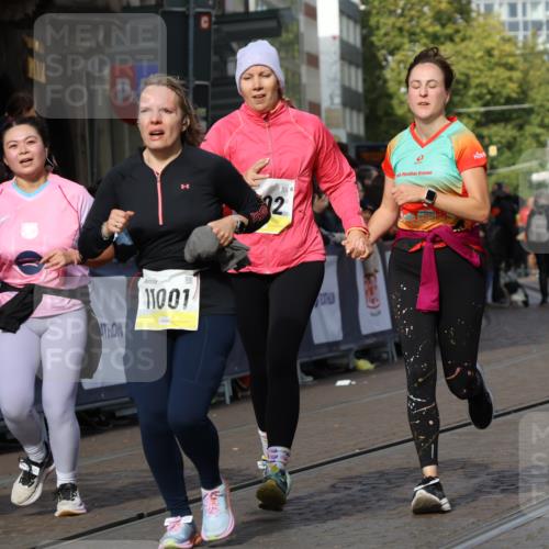 05.10.2025 - 20. swb-Marathon Bremen Strokosch-Dieckow http://msf.ph/oto/9257976 05.10.2025 11:04:10 Ziel 7789, 9275, 9448, 10098, 10853, 11001, 11077, 11102, 11611, 11685 meine-sportfotos.de