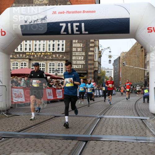 05.10.2025 - 20. swb-Marathon Bremen Yannick Fuchs http://msf.ph/oto/9258004 05.10.2025 10:47:31 Ziel 9244, 9428, 9670, 10637, 10667, 10951, 11498, 11705, 11742 meine-sportfotos.de