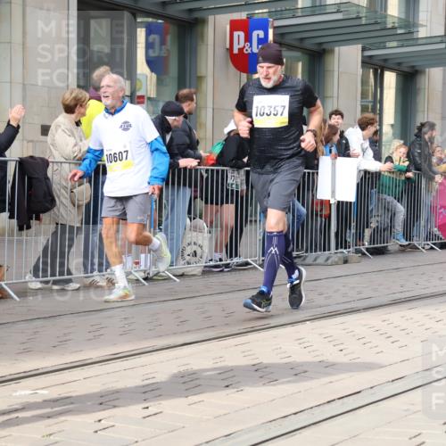 05.10.2025 - 20. swb-Marathon Bremen Strokosch-Dieckow http://msf.ph/oto/9258021 05.10.2025 10:58:44 Ziel 9219, 9349, 9508, 9518, 9542, 9601, 9692, 9847, 9977, 10039, 10080, 10143, 10200, 10274, 10353, 10357, 10560, 10588, 10594, 10607, 11207, 11483, 11612, 9219, 9349, 9508, 9518, 9542, 9601, 9692, 9847, 9977, 10039, 10080, 10143, 10200, 10274, 10353, 10357, 10560, 10588, 10594, 10607, 11207, 11483, 11612 meine-sportfotos.de