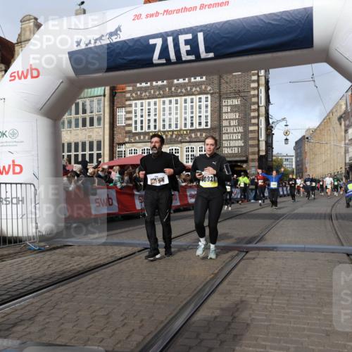 05.10.2025 - 20. swb-Marathon Bremen Yannick Fuchs http://msf.ph/oto/9258031 05.10.2025 10:56:05 Ziel 7147, 9871, 10015, 10610, 10654, 10758, 10921, 11052, 11148, 11439 meine-sportfotos.de