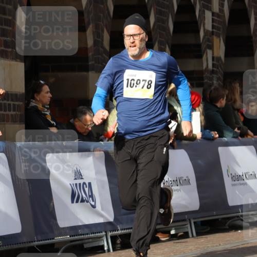 05.10.2025 - 20. swb-Marathon Bremen Strokosch-Dieckow http://msf.ph/oto/9258090 05.10.2025 11:04:17 Ziel 9448, 9537, 9684, 10678, 11200 meine-sportfotos.de