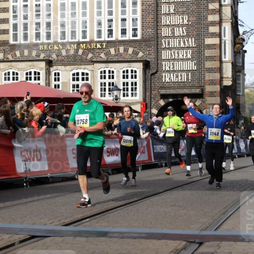 05.10.2025 - 20. swb-Marathon Bremen Yannick Fuchs http://msf.ph/oto/9258111 05.10.2025 10:56:06 Ziel 7147, 9871, 9950, 10015, 10610, 10654, 10758, 10921, 10959, 11148, 11439 meine-sportfotos.de