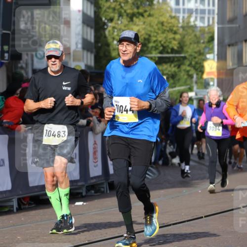 05.10.2025 - 20. swb-Marathon Bremen Strokosch-Dieckow http://msf.ph/oto/9258204 05.10.2025 11:04:24 Ziel 8111, 9610, 9684, 10278, 10439, 10483, 10678, 11044, 11200 meine-sportfotos.de
