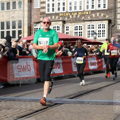 05.10.2025 - 20. swb-Marathon Bremen Yannick Fuchs http://msf.ph/oto/9258213 05.10.2025 10:56:07 Ziel 7147, 9871, 9950, 10015, 10394, 10641, 10654, 10675, 10758, 10921, 10959, 11148, 11439, 11626 meine-sportfotos.de