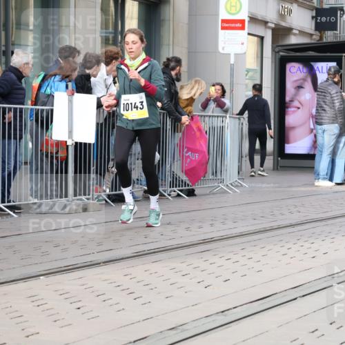 05.10.2025 - 20. swb-Marathon Bremen Strokosch-Dieckow http://msf.ph/oto/9258252 05.10.2025 10:58:52 Ziel 9183, 9219, 9454, 9508, 9635, 9692, 9847, 9977, 10039, 10143, 10200, 10274, 10353, 10357, 10407, 10588, 10594, 10607, 11006, 11007, 11207, 11400, 9183, 9219, 9454, 9508, 9635, 9692, 9847, 9977, 10039, 10143, 10200, 10274, 10353, 10357, 10407, 10588, 10594, 10607, 11006, 11007, 11207, 11400 meine-sportfotos.de