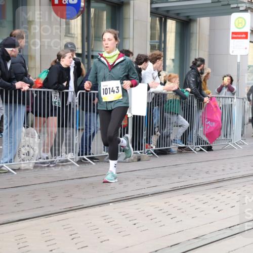 05.10.2025 - 20. swb-Marathon Bremen Strokosch-Dieckow http://msf.ph/oto/9258264 05.10.2025 10:58:53 Ziel 9183, 9219, 9454, 9508, 9635, 9692, 10039, 10143, 10200, 10274, 10353, 10357, 10407, 10594, 10607, 11006, 11007, 11207, 11400, 9183, 9219, 9454, 9508, 9635, 9692, 10039, 10143, 10200, 10274, 10353, 10357, 10407, 10594, 10607, 11006, 11007, 11207, 11400 meine-sportfotos.de