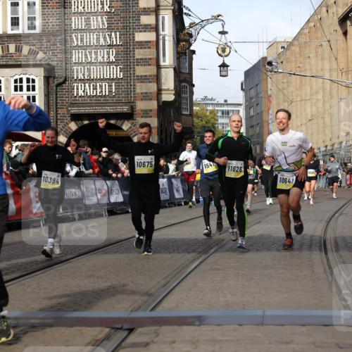 05.10.2025 - 20. swb-Marathon Bremen Yannick Fuchs http://msf.ph/oto/9258310 05.10.2025 10:56:09 Ziel 7147, 9541, 9871, 9950, 10015, 10394, 10641, 10654, 10675, 10758, 10921, 10959, 11148, 11626 meine-sportfotos.de